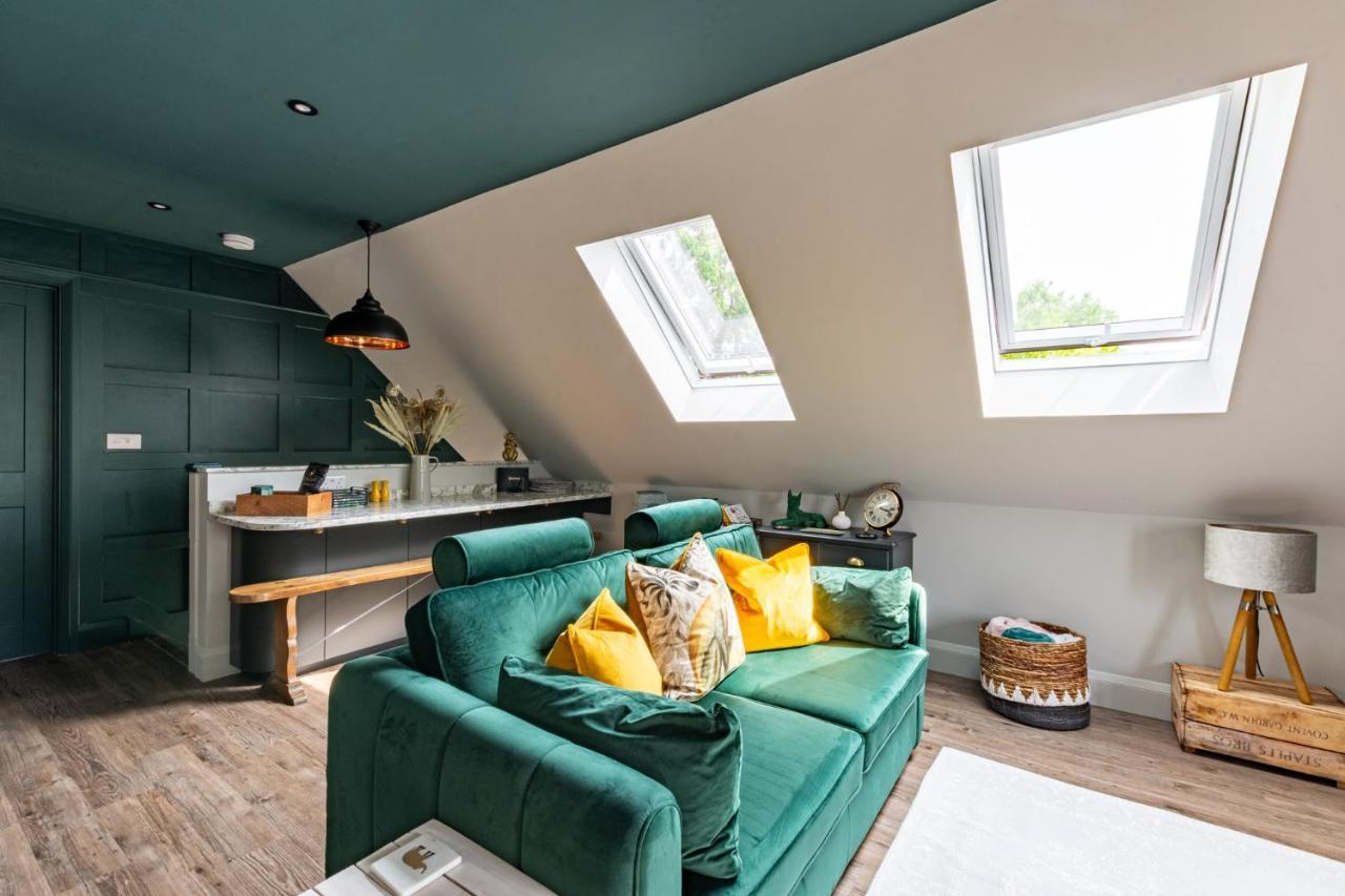 Stylish One Bedroom Cotswold Coach House Tetbury Exterior photo